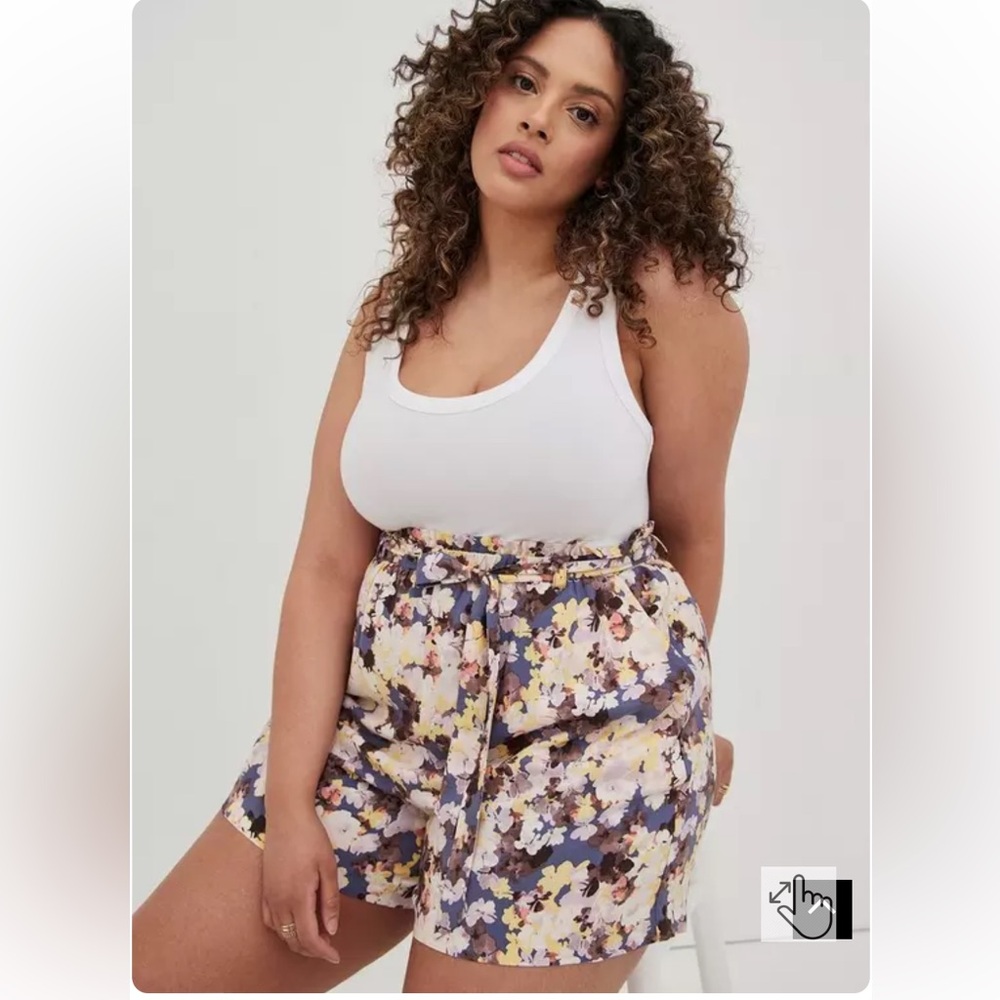 NWT✨Torrid | 1X | 5” Pull-On Stretch Challis Mid-Rise Tie-Front Paperbag Short